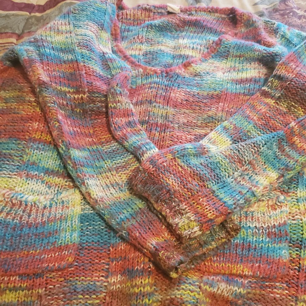 Sweaters - Picture 6 of 6